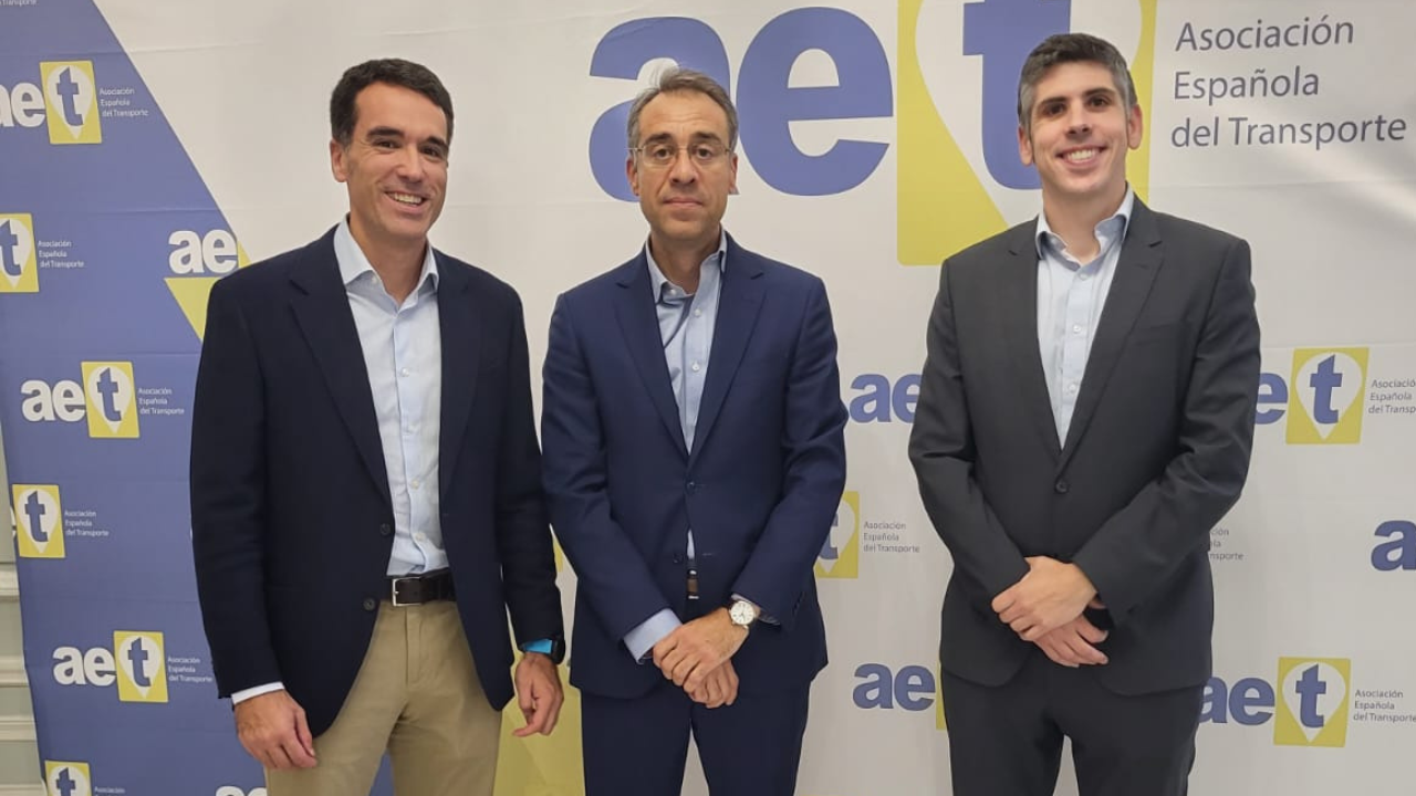 Francisco Marcos, HR director; Antonio Cendrero, consejero delegado Arriva Spain; Francisco Vilches, Managing Director Arriva Madrid